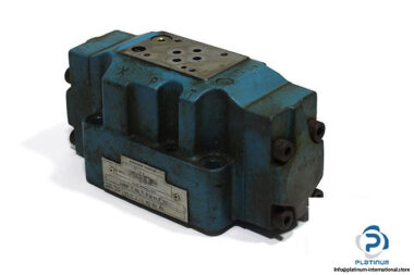 vickers-DG5V-7-6C-T-M-U-H7-21-pilot-operated-directional-valve