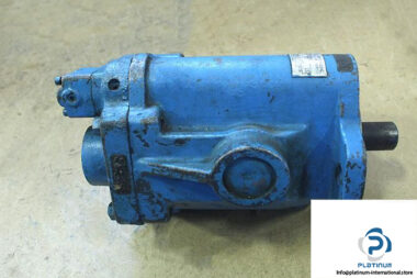 VICKERS-PVB29-RS-20-CM-11-AXIAL-PISTON-PUMP-VARIABLE-DISPLACEMENT3_675x450.jpg