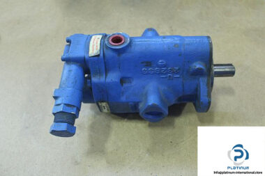 VICKERS-PVB5-RSY-40-CM-12-VARIABLE-DISPLACEMENT-PISTON-PUMP3_675x450.jpg