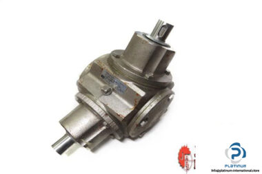 VON-RUDEN-983468-BEVEL-GEAR-BOX_675x450.jpg