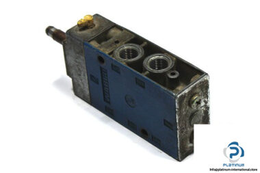 wabco-5726075280-single-solenoid-valve-1