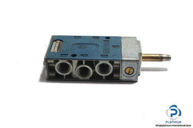 wabco-572670220-single-solenoid-valve-1