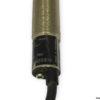 wenglor-TC44NDS319-photoelectric-diffuse-sensor-used-3
