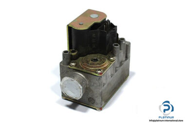 white-rodgers-ebr2012-98310-with-male-connection-gas-valve-1-2