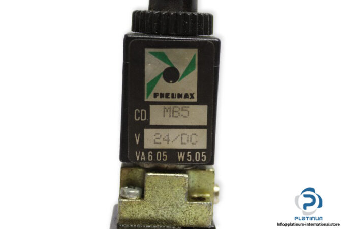 Pneumax-878_2.52.3.6.M2-single-solenoid-valve-with-coil-(used)-2