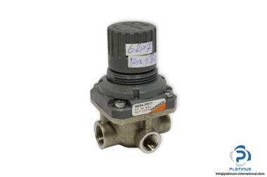 camozzi-M004-RS17-pressure-micro-regulator-used