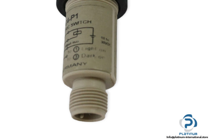 omron-E3F2-R2C4-P1-E-retroreflective-sensor-(New)-4