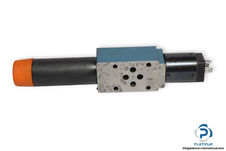 rexroth-R900989563-pressure-reducing-valve-used-2