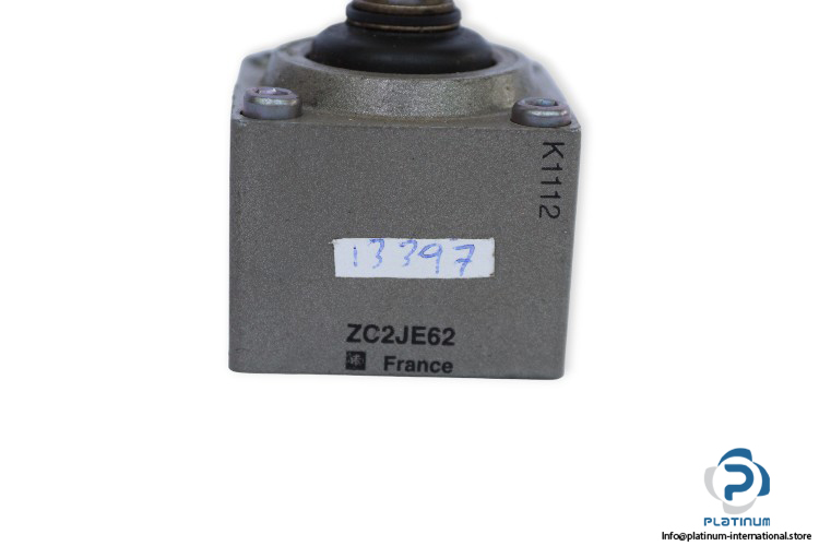 telemecanique-ZC2JE62-limit-switch-head-(Used)-1