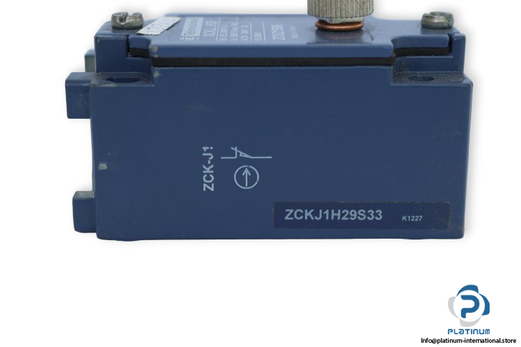 telemecanique-ZCKJ1H29S33-limit-switch-body-(Used)-1