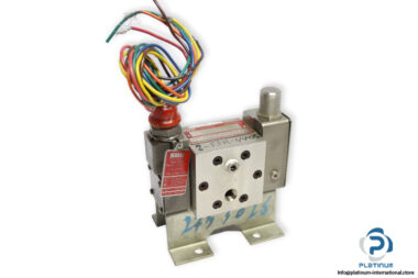 sor-103AD-EG202-N4-C1A-TT-differential-pressure-switch-used