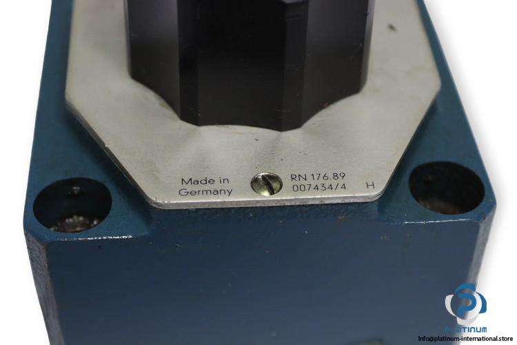 rexroth-2FRM10-31_25L-flow-control-valve-used-2
