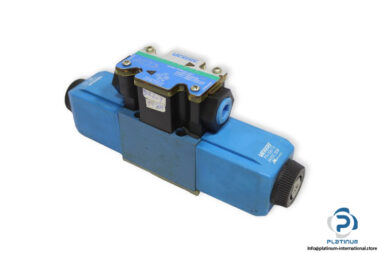 vickers-DG4V-5-2CJ-M-U-H6-20-solenoid-operated-directional-valve-used