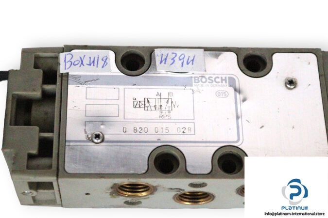 Bosch-0-820-015-028-solenoid-valve-(used)-3