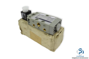 Bosch-0-820-018-130-single-solenoid-valve-(new)-(carton)