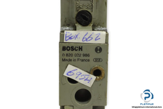 Bosch-0-820-022-986-single-solenoid-valve-(used)-2