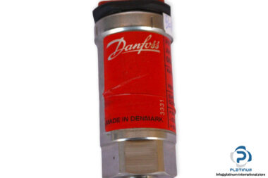 Danfoss-AKS-32-060G2007-pressure-transmitter-(used)-1