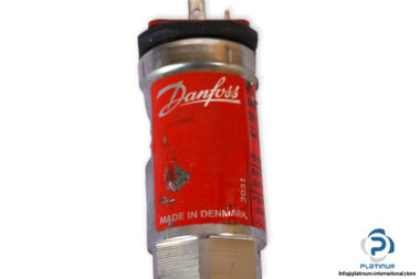 Danfoss-AKS-32-060G2071-pressure-transmitter-(used)-1