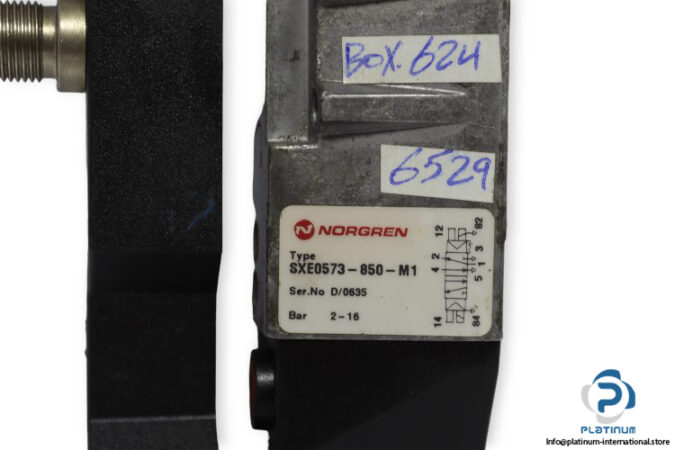 Norgren-SXE0573-850-M1-double-solenoid-valve-with-electrical-bridge-connection-(used)-2