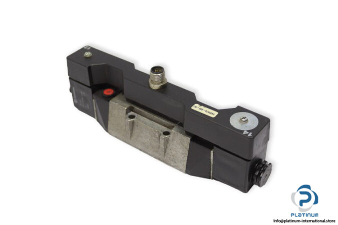 Norgren-SXE0573-850-M1-double-solenoid-valve-with-electrical-bridge-connection-(used)