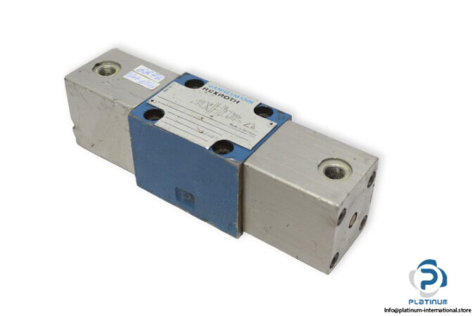 Rexroth-4WP-6-M53_N-directional-valve-with-fluidic-actuation-(used)