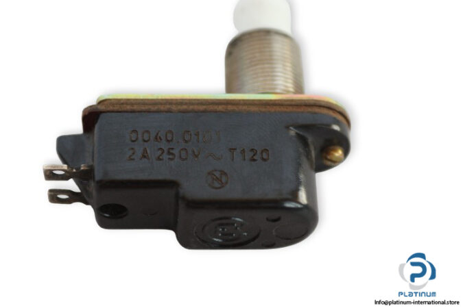 T120-pushbutton-switch-(used)-2