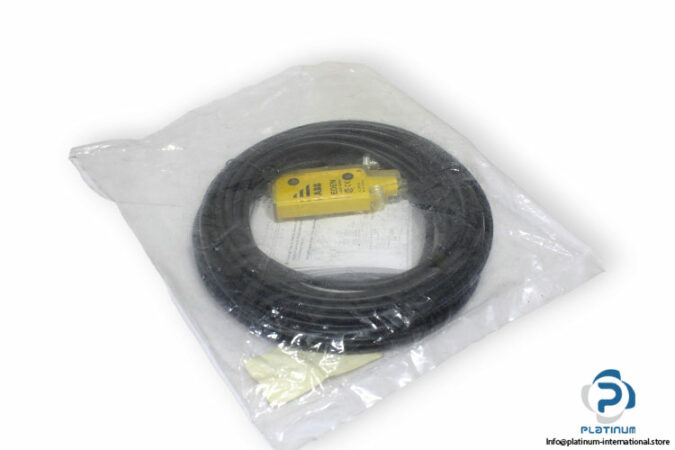 abb-2TLA020051R0600-non-contact-safety-sensor-(new)