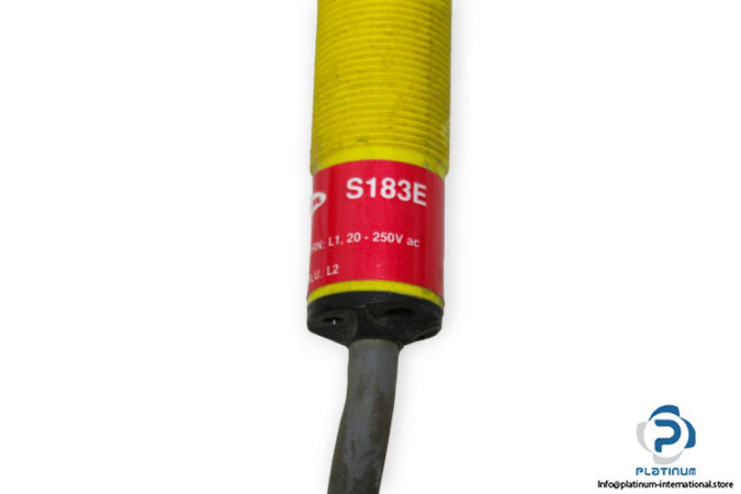 banner-S183E-barrel-sensor-(used)-2