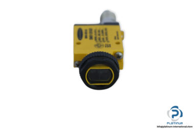 banner-SM312DQD-diffuse-photoelectric-sensor-(Used)-1