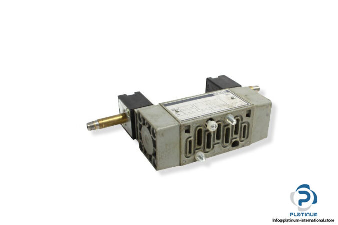 bosch-0-820-024-515-double-solenoid-valveused-1