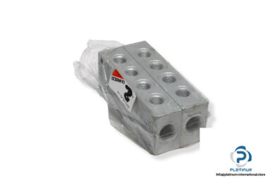 Camozzi-3043-3_8-4D-1_4-distribution-block