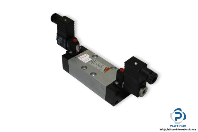 camozzi-952-F2A-P11-U73S01-double-solenoid-valve-used-1