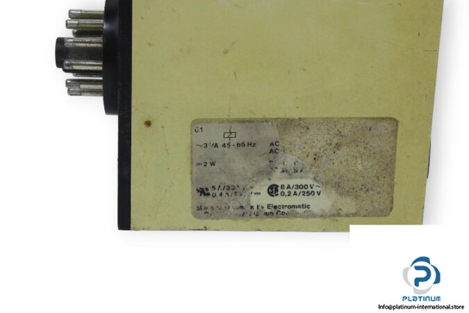 carlo-gavazzi-S-1201-166-230-combi-automatic-start-timer-(used)-1