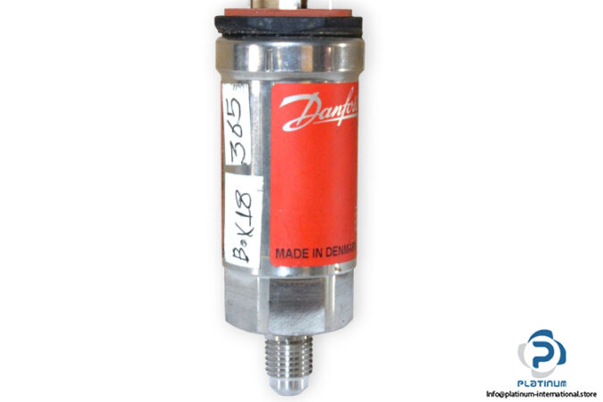 danfoss-aks-33-060g2049-pressure-transmitter-used-2