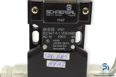 schmeasal-IEC947-5-1-VDE0660-safety-interlock-switch-(used)-1