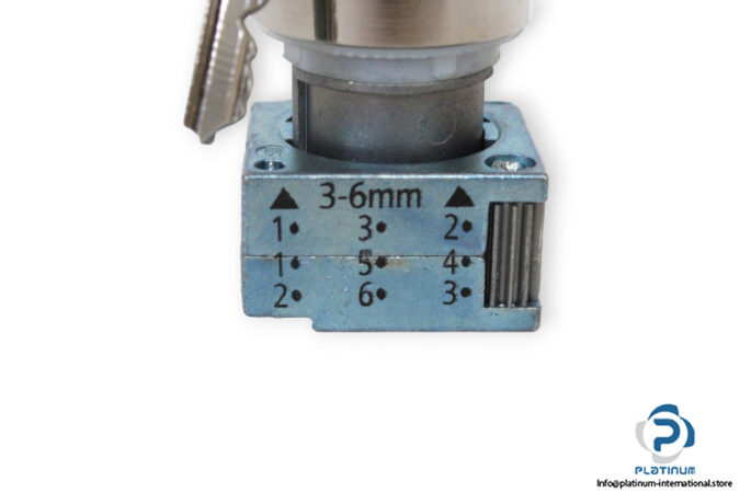 siemens-3SB3-500-4LD01-metal-round-actuator-(new)-1