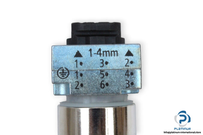 siemens-3SB3-500-4LD01-metal-round-actuator-(new)-2