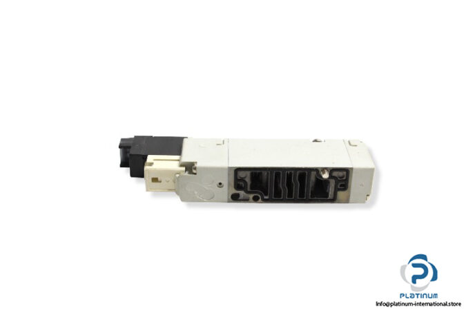 smc-vqz2151-5lo-single-solenoid-valve-1