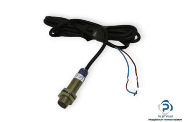 telemecanique-XS1M12MA230-inductive-sensor-new