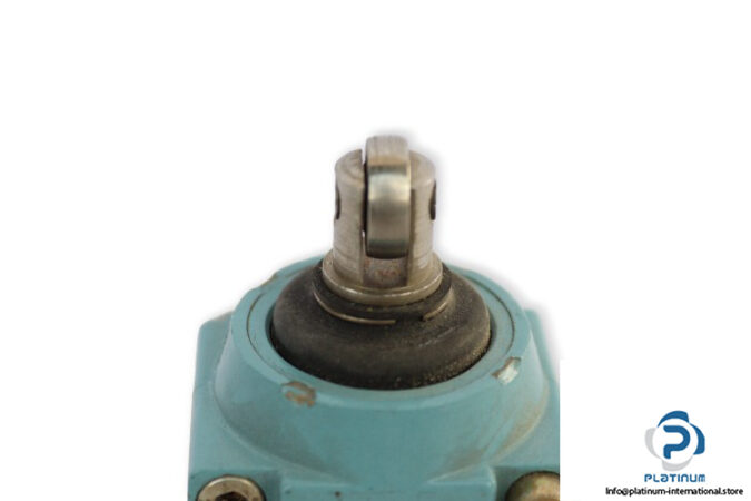 telemecanique-ZC2JE65-limit-switch-head-(Used)-1