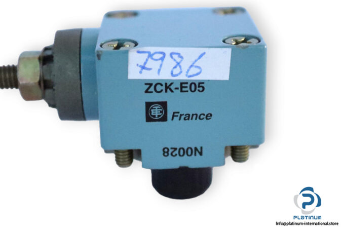 telemecanique-ZCK-E05-limit-switch-head-(new)-1