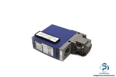 TELEMECANIQUE-XMLA020A2S11-PRESSURE-SWITCH_675x450.jpg