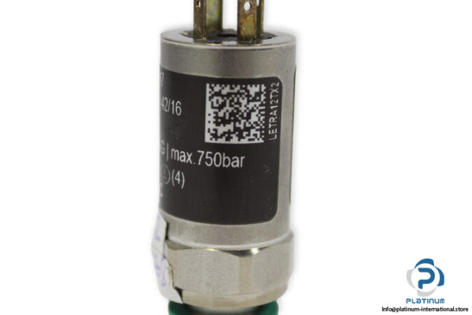 trafag-8252.74.2517-pressure-transmitter-(new)-4