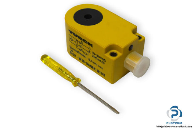 turck-BI6R-W30-DAN6X-H1141-inductive-sensor-(new)