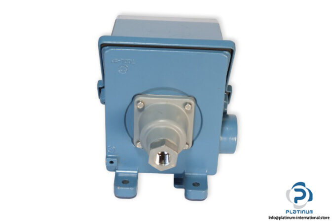 ue-J402-376-pressure-switch-(new)-1