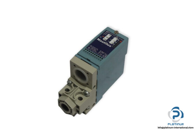 telemecanique-XML-A035A2S11-pressure-switch-(new)-1