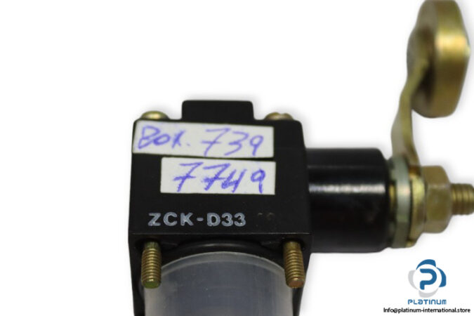 telemecanique-ZCK-D33-limit-switch-head-(new)-1