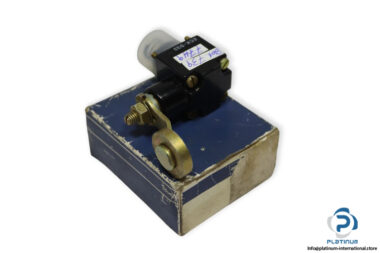 telemecanique-ZCK-D33-limit-switch-head-(new)