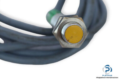 turck-BI2-M12-AP6X-inductive-sensor-(used)-1