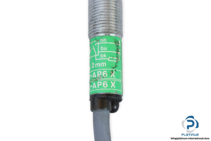 turck-BI2-M12-AP6X-inductive-sensor-(used)-4